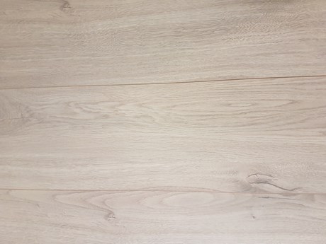 Lyst laminatgulv